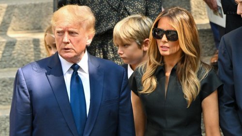 Body Language Expert Says Donald & Melania Were Disconnected At Mom's Funeral