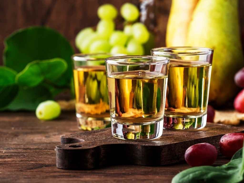 How to Choose Greek Liquors