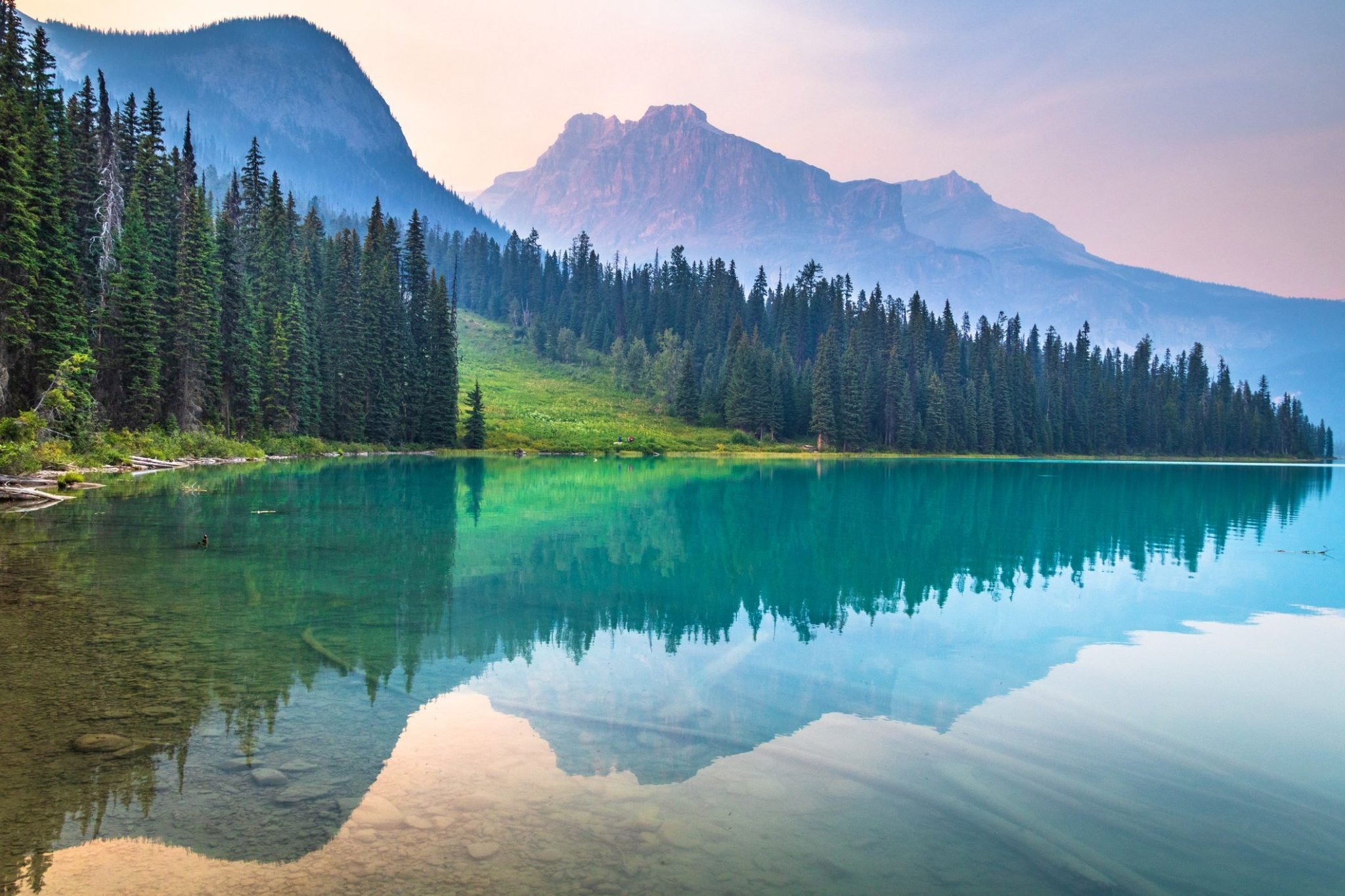 Clearest Lakes In The World & National Parks That Are Totally Photography-Worthy