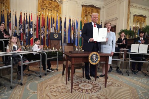 Trump signs order directing Education secretary to shut down her own department • Florida Phoenix