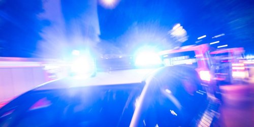 Ermittlungen: Mann schlägt zwei Frauen in Erfurt: Großeinsatz der Polizei