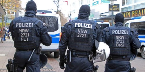 „Menschen, die unser System fundamental ablehnen“: Verfassungsschutz warnt vor radikalisierten „Demokratiefeinden“ in NRW