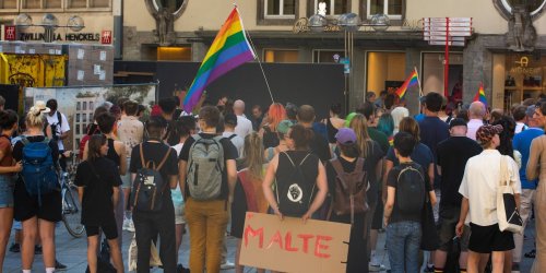 Abwehr „eigener homosexueller Wünsche“: Angeklagter tötete Transmann Malte C. offenbar nicht aus Homophobie