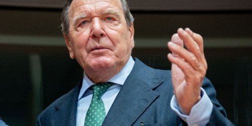 Altkanzler: Schröder darf in SPD bleiben: Südwest-Genossen enttäuscht