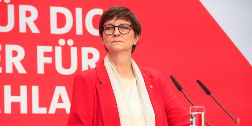 Parteichefin unter Druck: SPD-Basis rebelliert gegen Esken: „Klebt wie Pattex am Parteivorsitz“