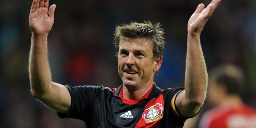 Fußball: Ehrenspielführer Schneider sieht «Hoch» von Leverkusen