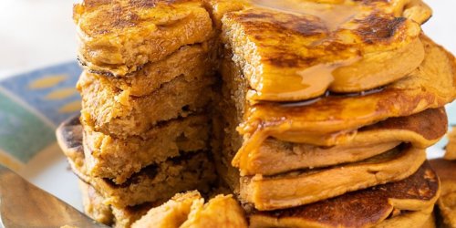 Pancakes, Puffer und mehr: Herzhaft oder süß: Drei Süßkartoffel-Rezepte für morgens bis abends