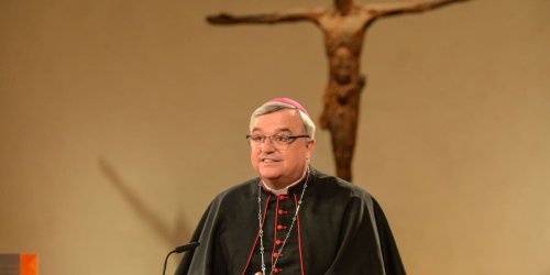 Amtsjubiläum: Bischof äußert sich zu Verfehlungen der Kirche