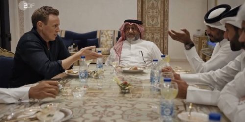 TV-Kolumne „Geheimsache Katar“ : ZDF-Doku deckt auf, wie der Fußball seine Seele verkaufte