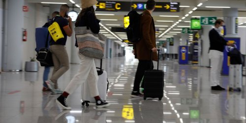Golftasche im Preis inbegriffen : Fluggesellschaft bringt Passagiere im „Semi-Privatjet“ nach Mallorca