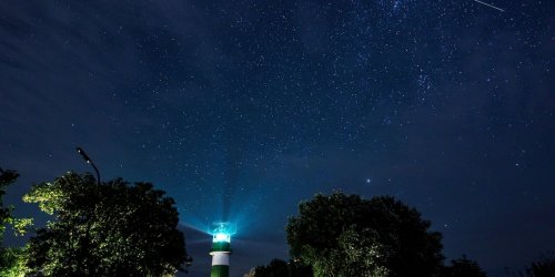 Astronomie: Perseiden-Sternschnuppen am Nachthimmel