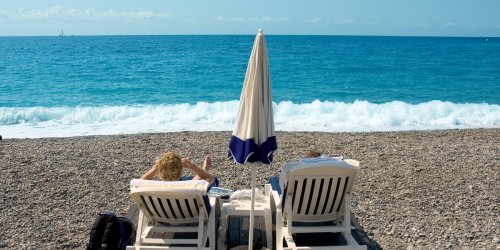 Täglich neue Gesetze: Spanien droht Reisewarnung, Griechenland verschärft Regeln - was jetzt im Urlaub gilt