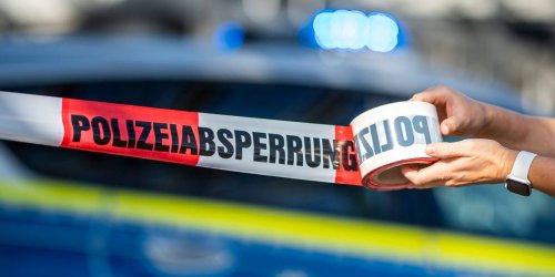 Aichach-Friedberg: Mann greift Ehefrau mit Messer an und stirbt später