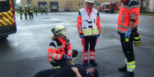 Feuerwehr der Stadt Arnsberg: FW-AR: Feuerwehrjahresübung bei der Firma Perstorp