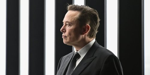 Verleihung in Hamburg: Tesla erhält Negativpreis „Verschlossene Auster”
