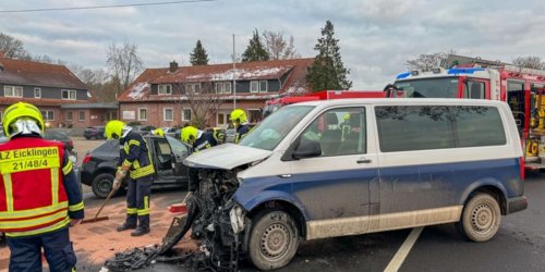 Feuerwehr Flotwedel: FW Flotwedel: Auslaufende Betriebsstoffe nach Verkehrsunfall - Feuerwehr Eicklingen auf B214 im Einsatz