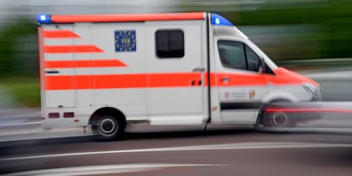 Betrunkener Transporter- Fahrer rammt Bus: Fünf Verletzte