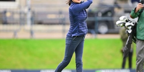 Sie spielt ein Turnier: Catherine Zeta-Jones: Mit Bommelmütze auf dem Golfplatz