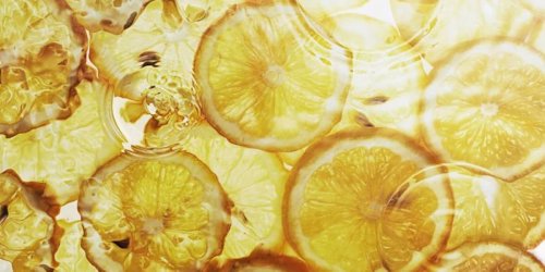 Gut für den Stoffwechsel: Darum sollten Sie jeden Morgen Zitronenwasser trinken