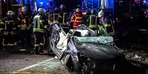 Hagen: Vier Menschen bei Crash auf A1 schwer verletzt