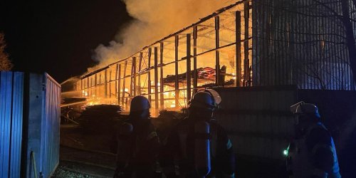 Lippe: Feuer in Tischlerei in Blomberg