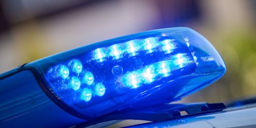 Soest: Polizisten durch Fausthiebe verletzt und mit Pistole bedroht