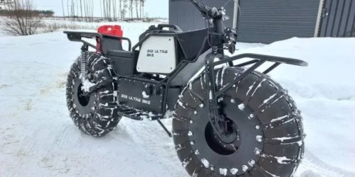 Russen bauen Allrad-Motorrad: Es fährt mit Sprit und Strom
