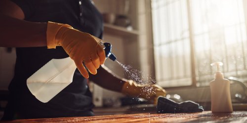 Gefährliche Bakterien und Keime: Fast jeder macht sie: Das sind die häufigsten Hygiene-Fehler in der Küche