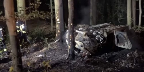 Aschaffenburg: Auto geht in Flammen auf - Mann verdankt Schutzengeln sein Leben