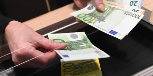 Rechtswidrige Gebührenerhöhung: Bis zu 300 Euro Erstattung! So bekommen Kunden ihre Bankgebühren zurück