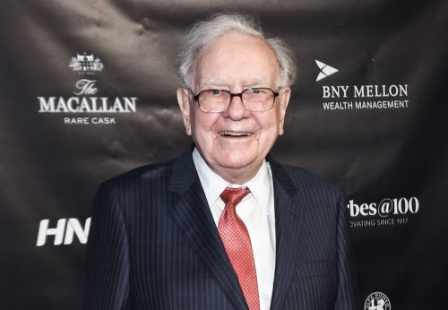 Mit Warren Buffett bauen Anleger langfristig Vermögen auf