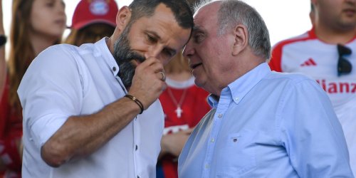 „So etwas geht einfach nicht“: In neuem Interview rechnet Hoeneß knallhart mit Kahn und Salihamidzic ab