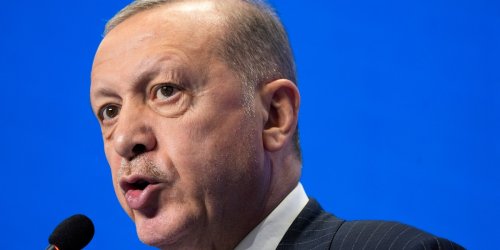 Sturzflug der Lira: Erdogan gibt sich als Wirtschafts-Guru - und senkt Zinsen trotz Rekordinflation