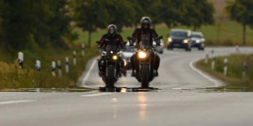 Verkehr: Kesselberg bis zum Herbst für Motorräder gesperrt