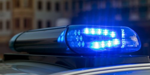 Polizeieinsatz: Mann von Randalierern in Wismar angegriffen