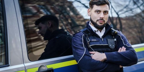 ZDF-Doku über Polizei und Diversität: "Ich bin Deutscher. Ich bin Polizist. Was wollt ihr von mir?"