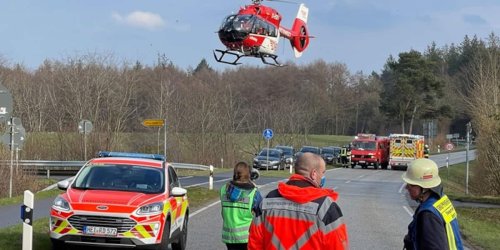 Kreisfeuerwehrverband Rendsburg-Eckernförde: FW-RD: Erneut schwerer Unfall auf der B430 - Fünf Menschen zum Teil schwer verletzt