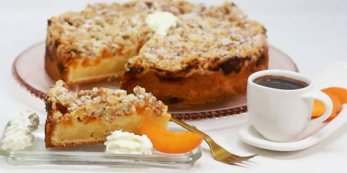 Kalorienarmer Skyr-Aprikosen-Streuselkuchen: Perfekt für den Sommer