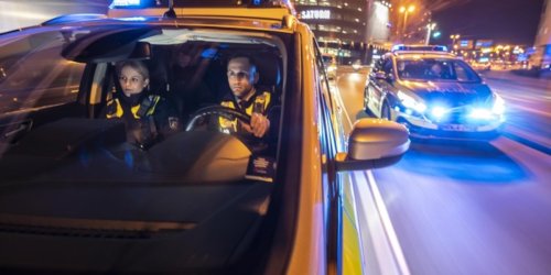 Polizei Mettmann: POL-ME: Unter Drogen und Alkoholeinfluss - Polizei stellt 17-Jährigen mit verunfalltem Audi - Ratingen - 2301109