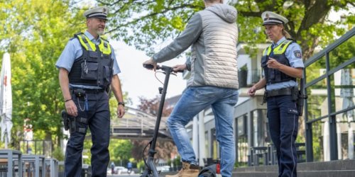 Polizei Mettmann: POL-ME: E-Scooter: Was erlaubt ist, und was nicht - Kreis Mettmann - 2208073