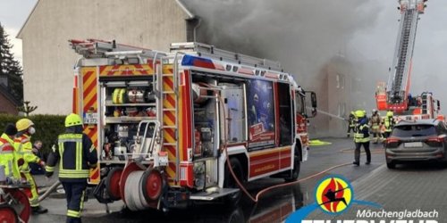 Feuerwehr Mönchengladbach: FW-MG: Vier Verletzte nach Zimmerbrand