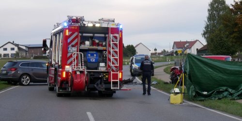 Biberach: Fahrer stirbt bei Zusammenstoß zweier Autos auf Bundesstraße