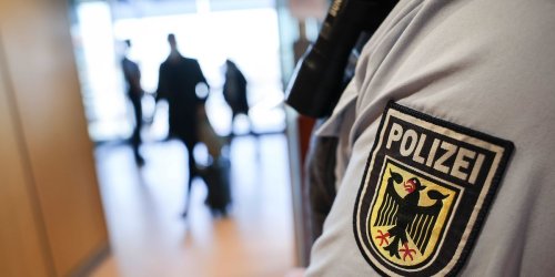 Bundespolizei: 20 Ermittlungsverfahren nach Zweitliga-Spiel Hansa gegen HSV