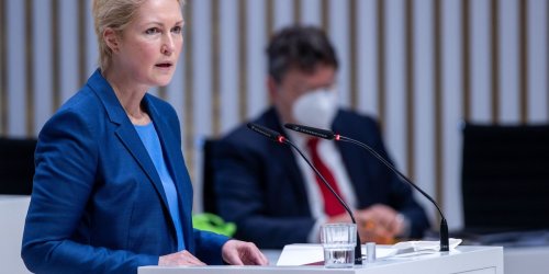 Schwesig: Zügigen Vorschlag zur Impfpflicht im Bundestag