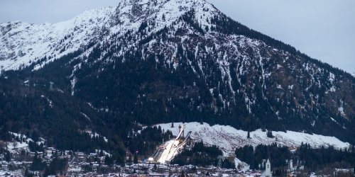 Skispringen im Livestream: Hier sehen Sie den Skisprung-Weltcup 2022/23 live