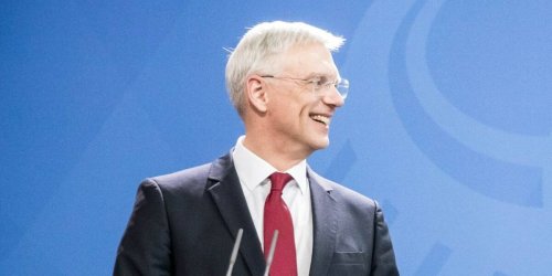 Pro EU und Nato: Partei von Regierungschef Karins liegt bei Wahl in Lettland vorne