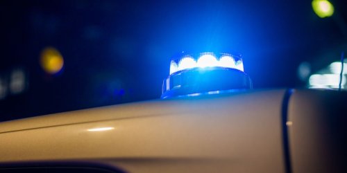 Bamberg: Auto fährt gegen Hauswand: Person lebensgefährlich verletzt
