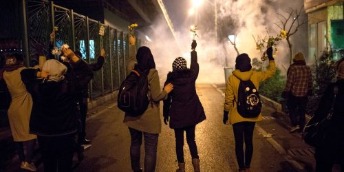 Weiter anhaltende Proteste im Land: Iran gestattet Frauen Besuch von Fußballspiel gegen Russland