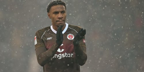 St. Pauli-Profi angefressen: Warum Afolayan im Derby nur auf der Bank schmorte