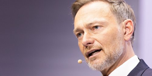 Hilfsgelder hängen fest: Reform der Spendenordnung gefordert - Ahrtal-Fluthelfer übergeben Lindner Offenen Brief